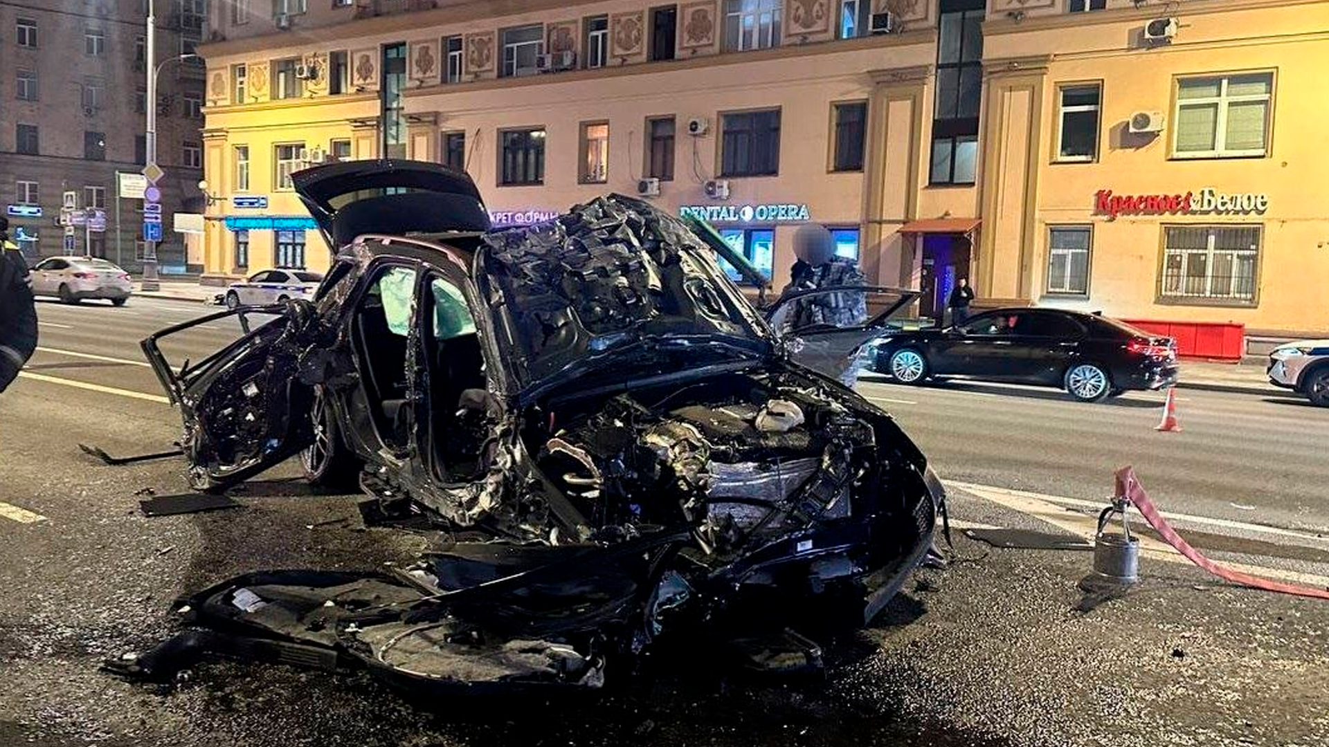 Женщина на Mercedes спровоцировала массовое ДТП в центре Москвы