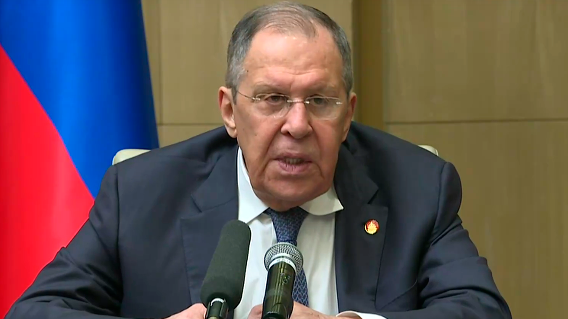 Лавров: Запад планирует создать военный блок с участием Украины