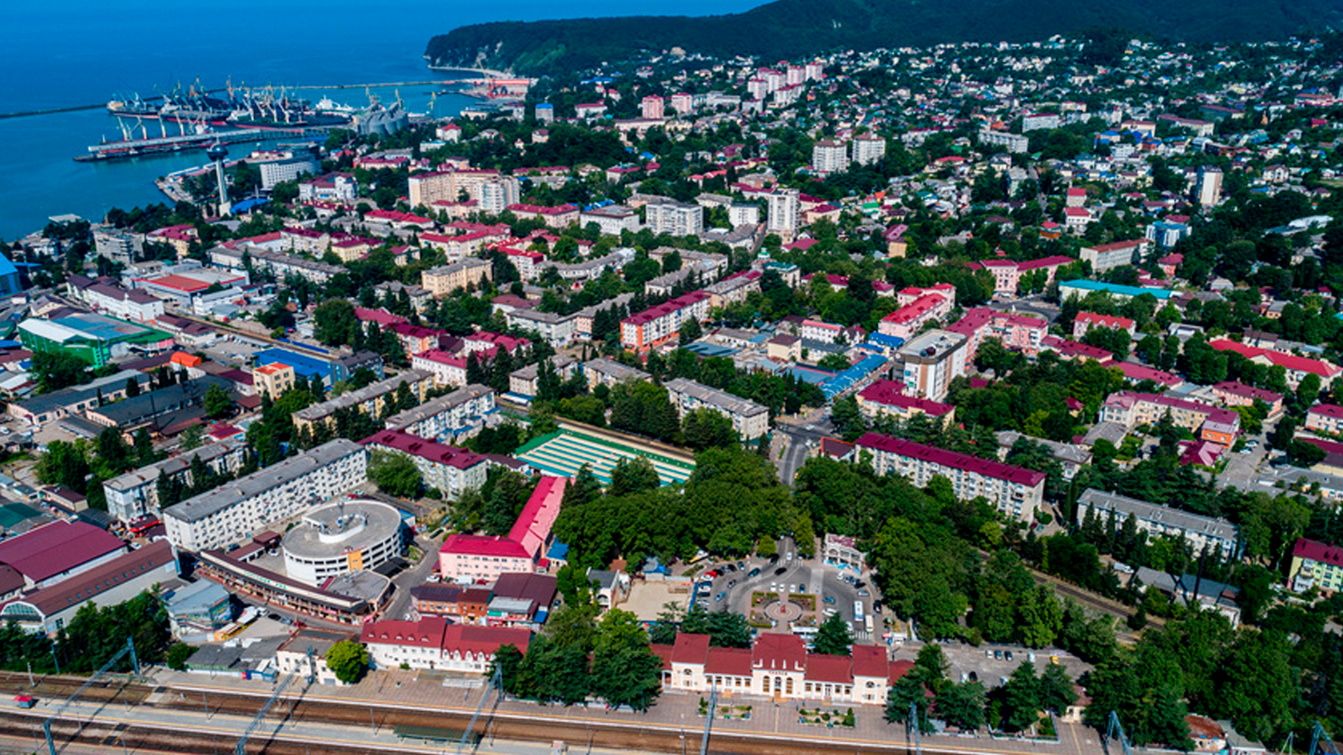 Часть Туапсе осталась без водоснабжения из-за последствий пожара на НПЗ