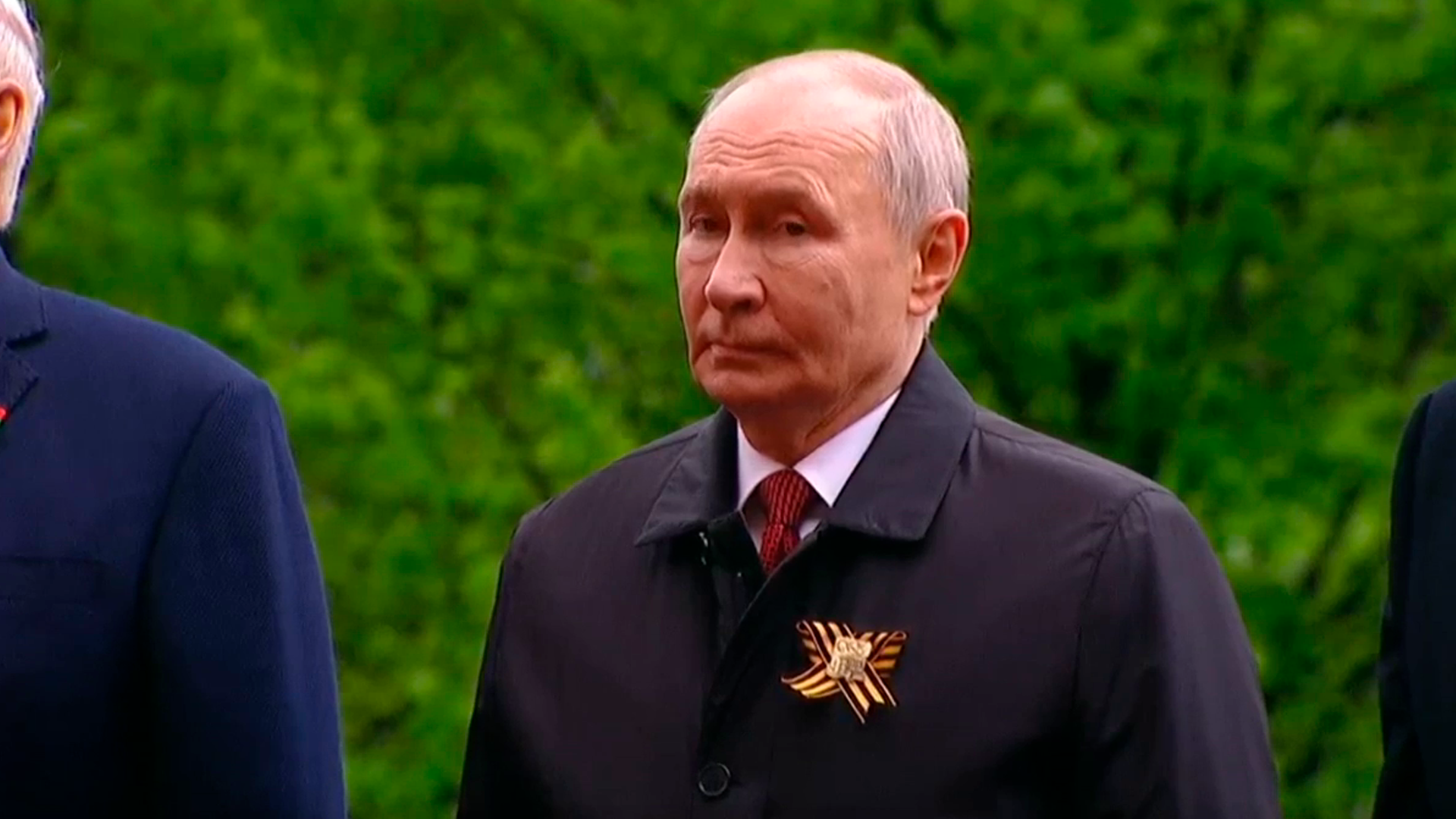 Путин возложил цветы к Могиле Неизвестного Солдата
