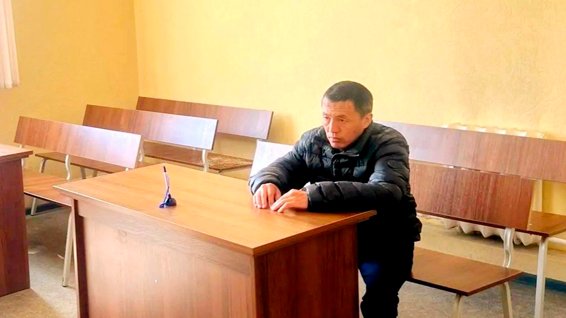 На Урале суд арестовал мужчину, бросившегося на губернатора на первомайском митинге