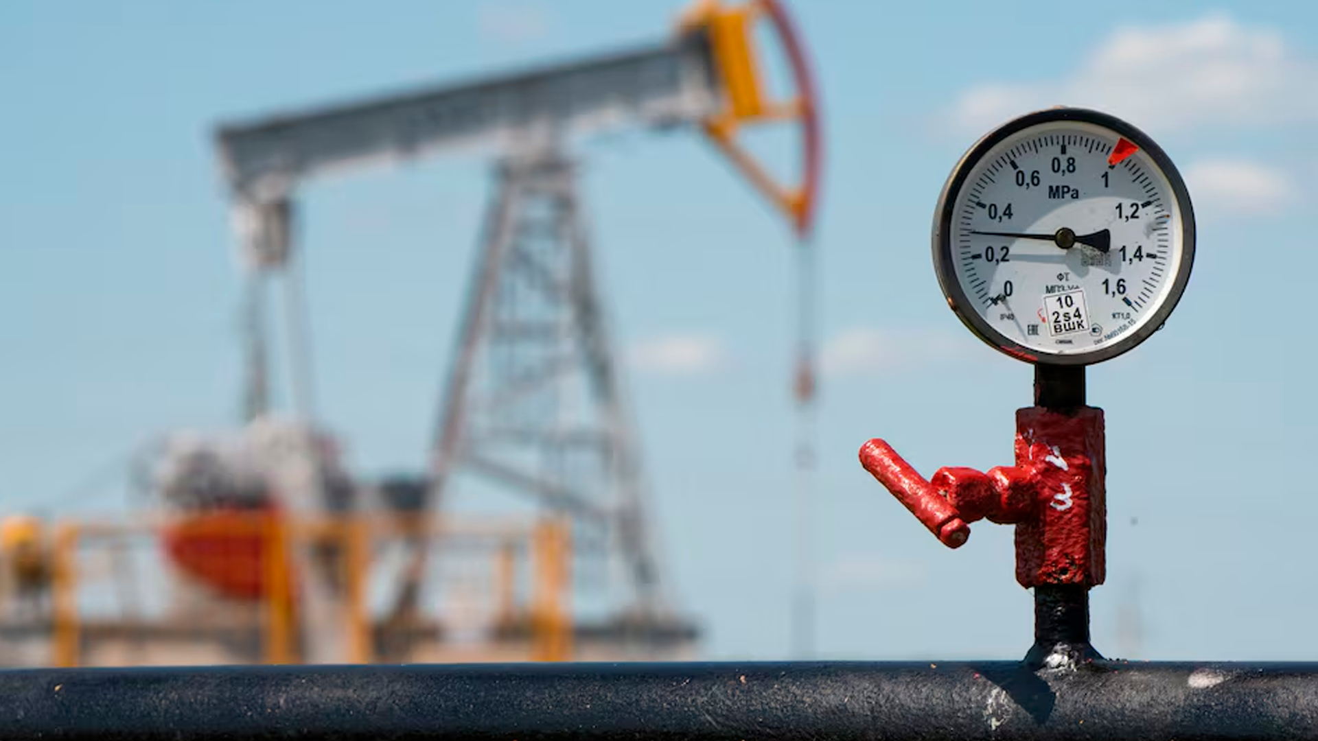 В ЕС обсудили планы о заморозке потолка цен на нефть из России