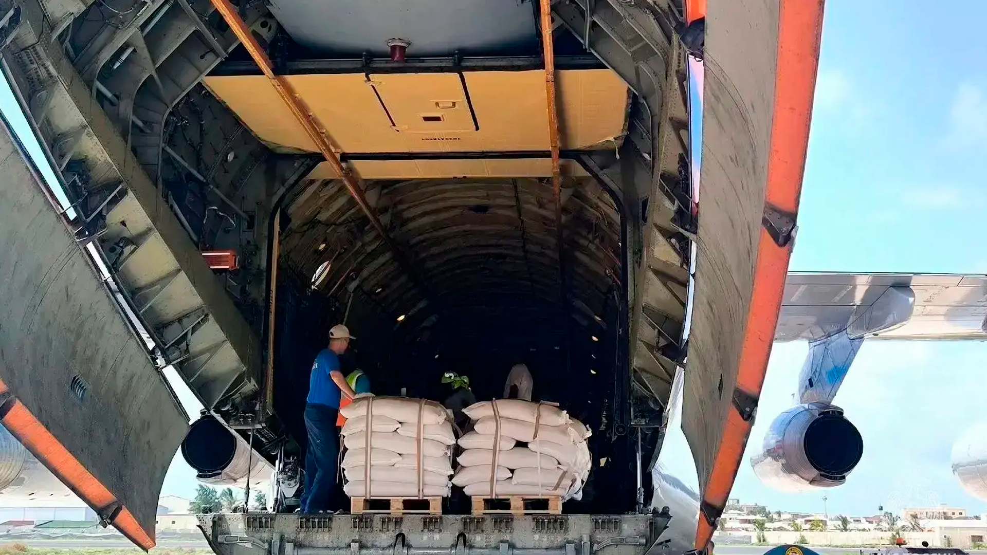 Россия направила более 24 тонн гуманитарной помощи жителям Сомали