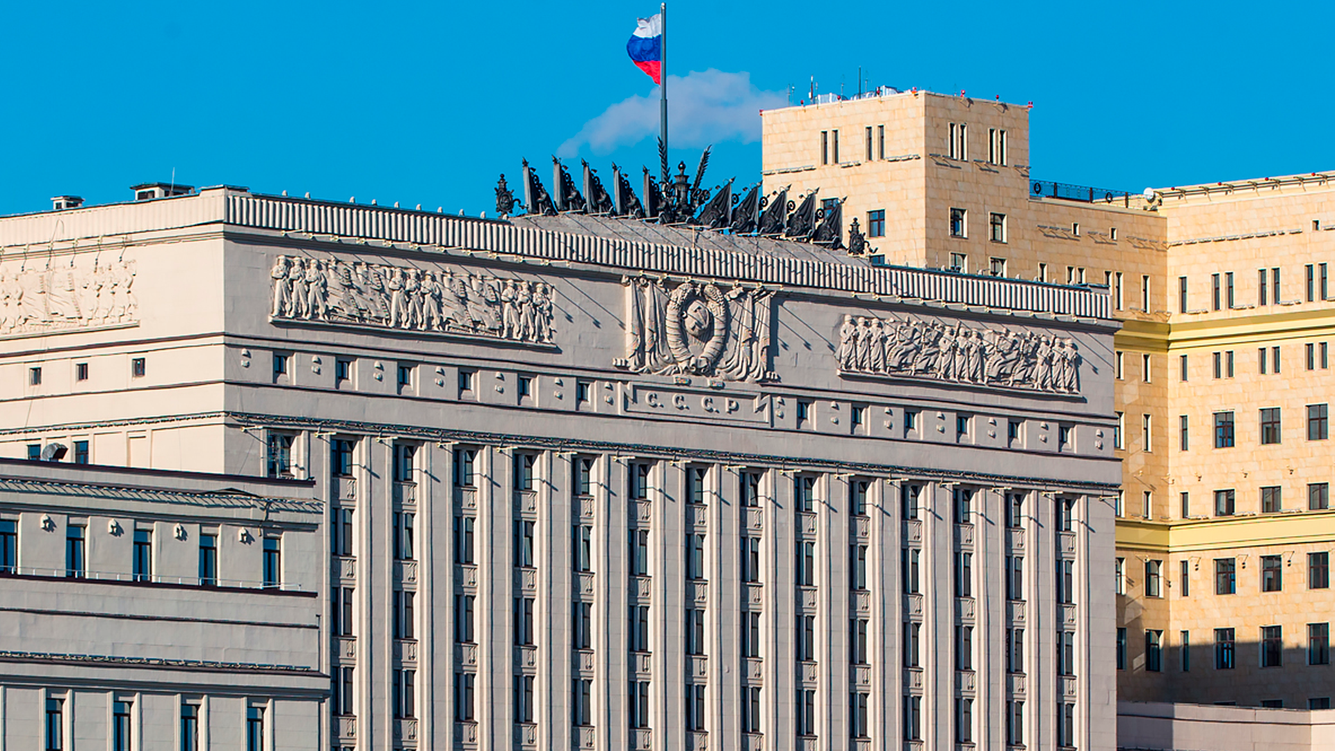 Российские системы ПВО за сутки сбили 572 дрона и ракету «Нептун»