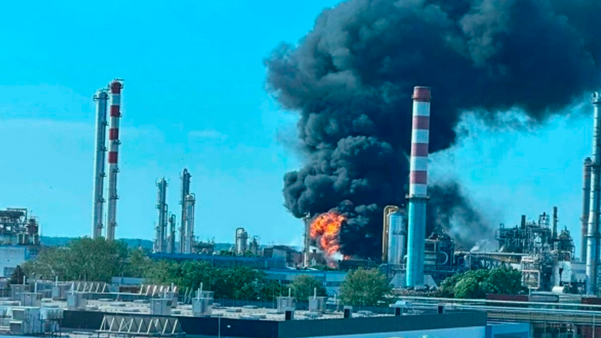 На одном из заводов крупнейшей нефтяной корпорации Венгрии произошел взрыв