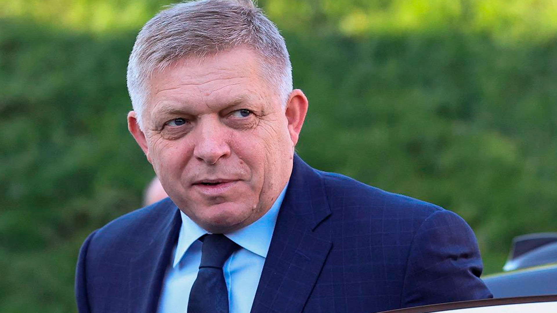 Фицо пообещал приехать в Москву и почтить память советских воинов