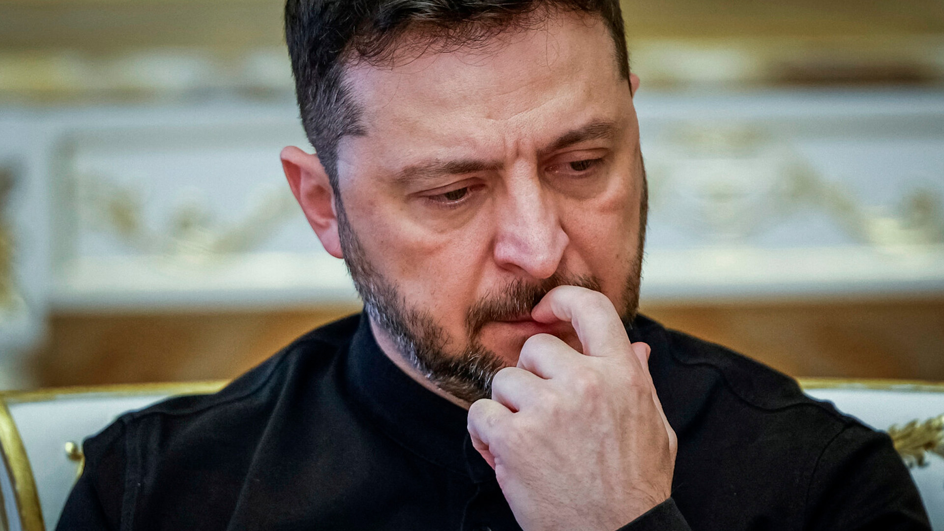 Зеленского захотели лишить высшей госнаграды Польши