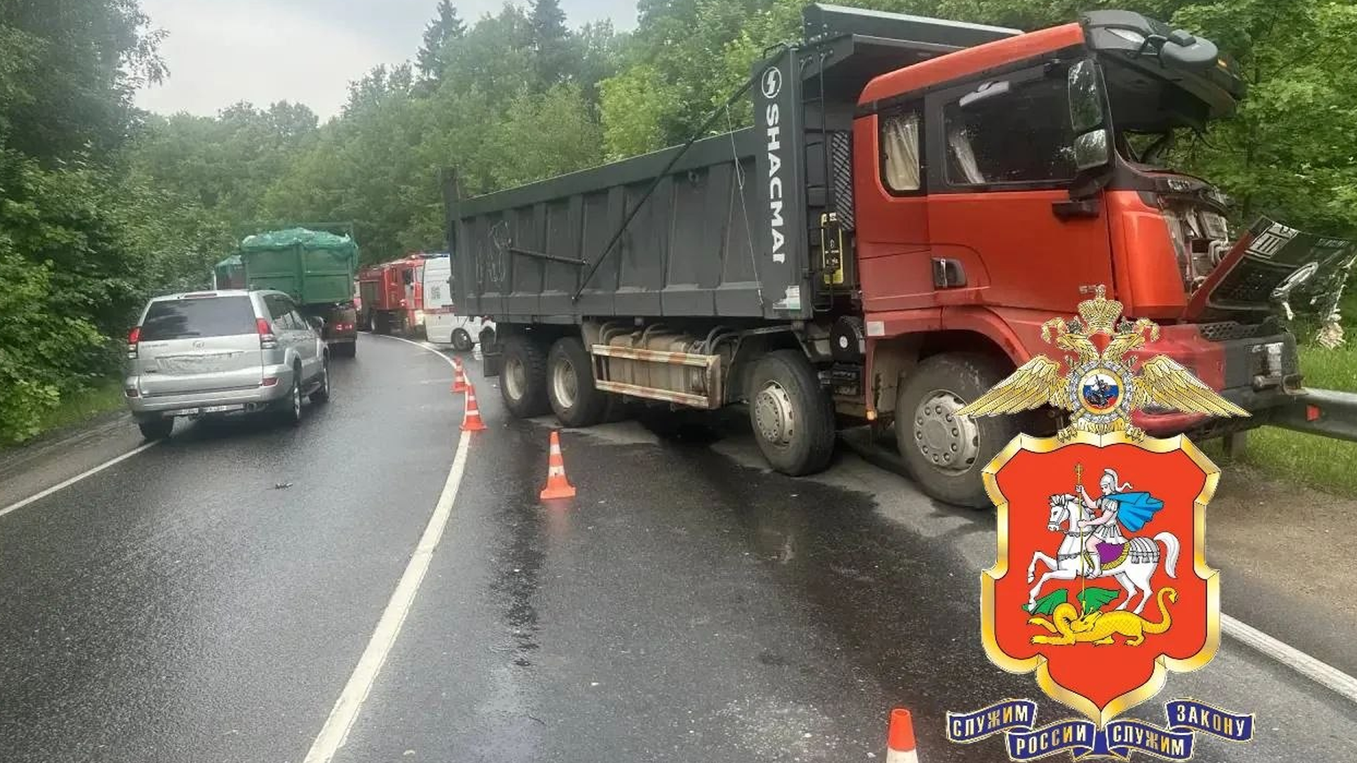 ДТП с участием маршрутки и грузовика произошло в Подмосковье