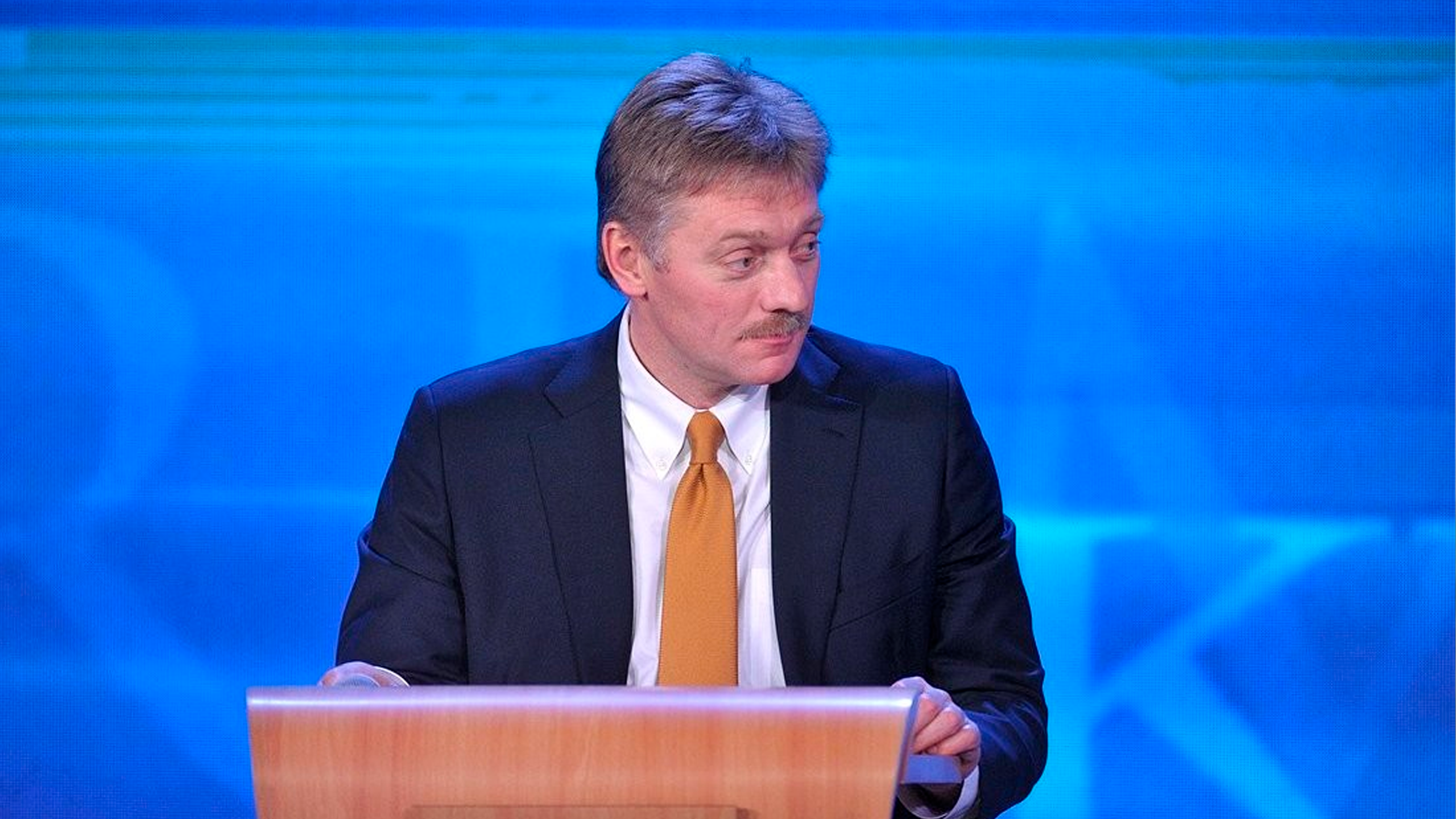 Песков рассказал, как Путину передали письмо от Зеленского