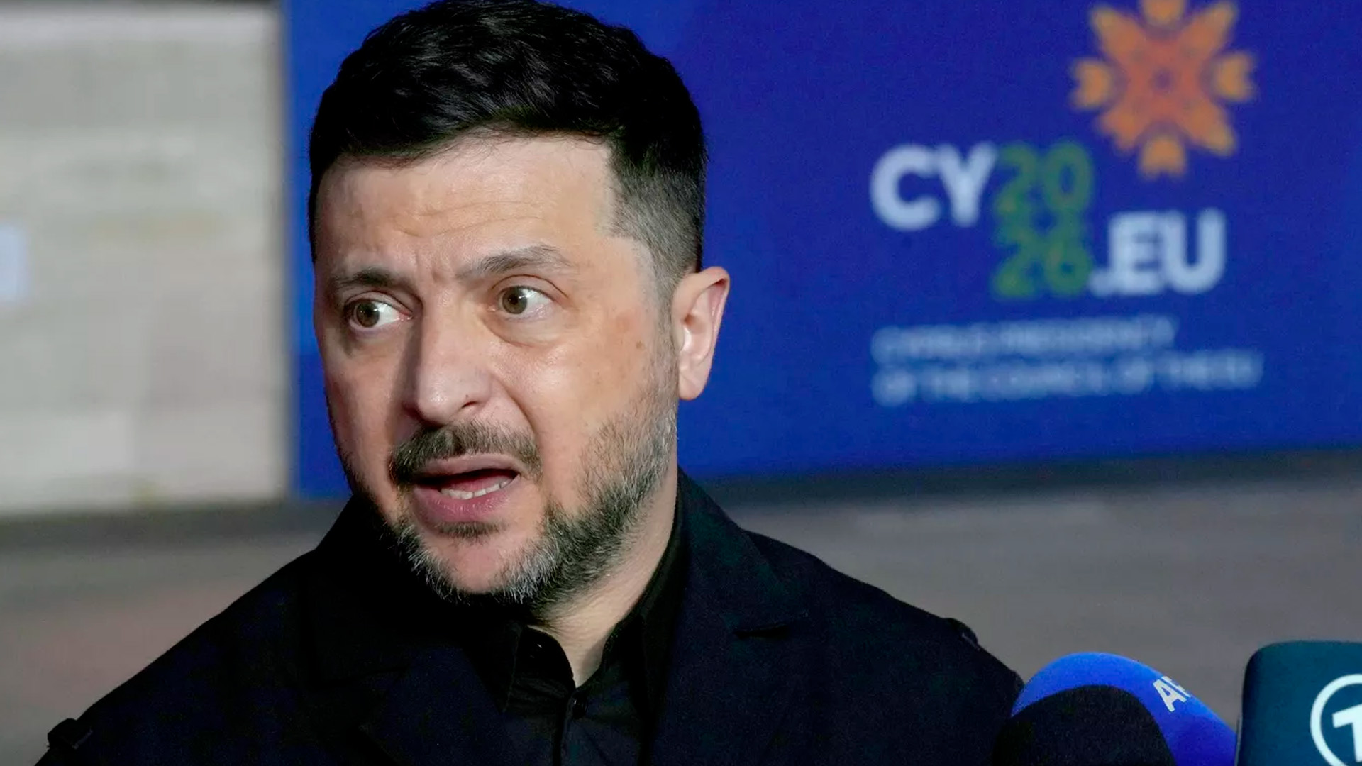 Депутаты ЕП потребовали лишить Зеленского «Европейского ордена за заслуги»