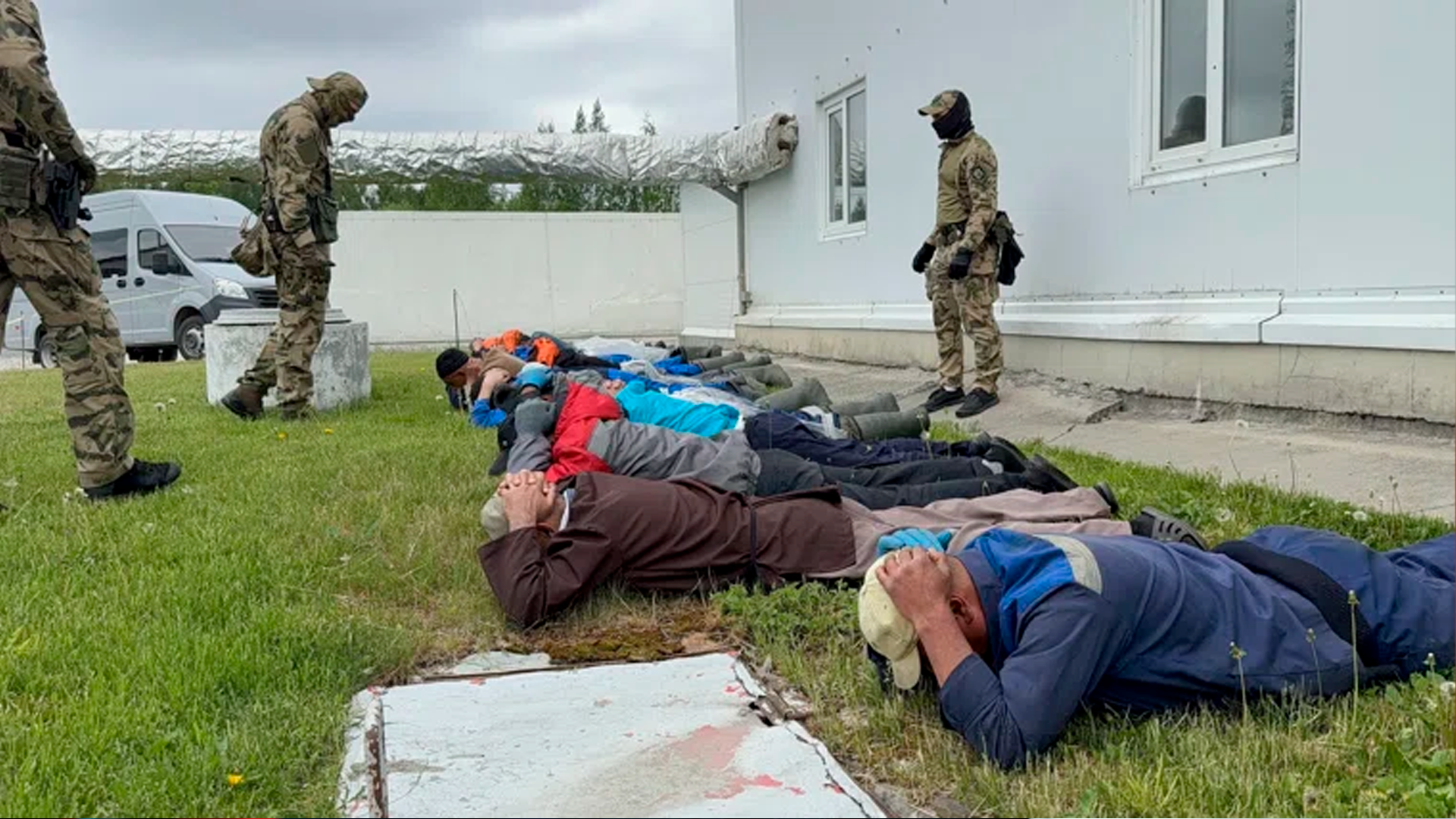 В России за июнь выдворили 14,6 тыс нелегальных мигрантов