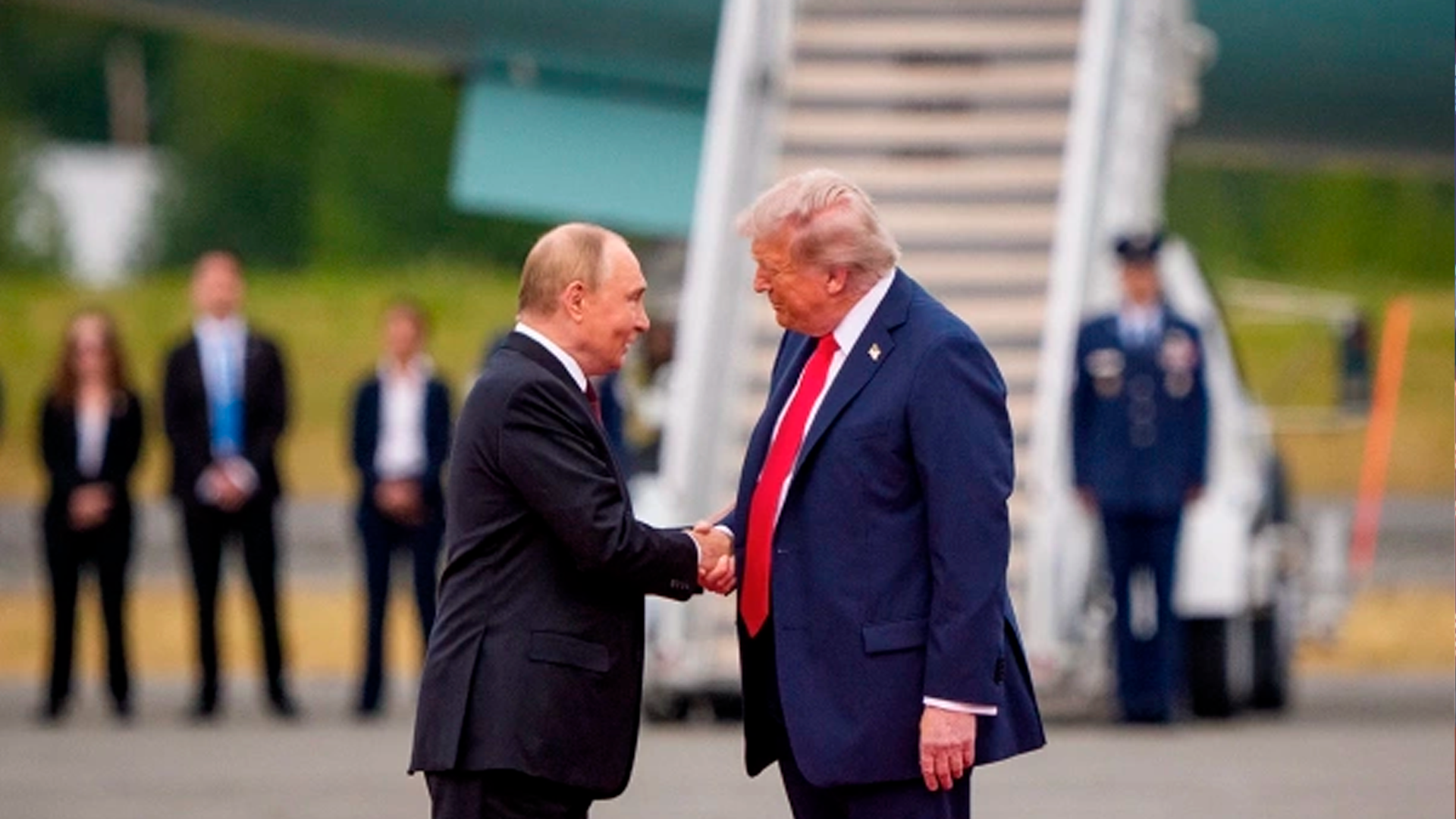 Путин и Трамп обсудили урегулирование украинского конфликта