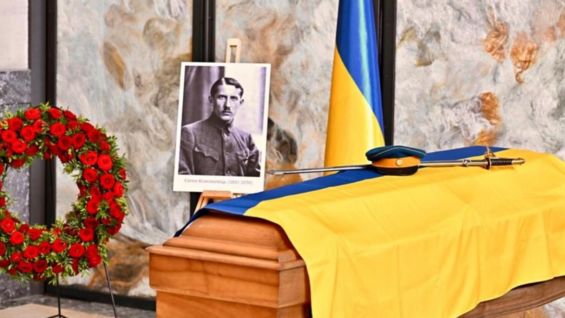 В Нидерландах провели эксгумацию останков лидера ОУН Коновальца