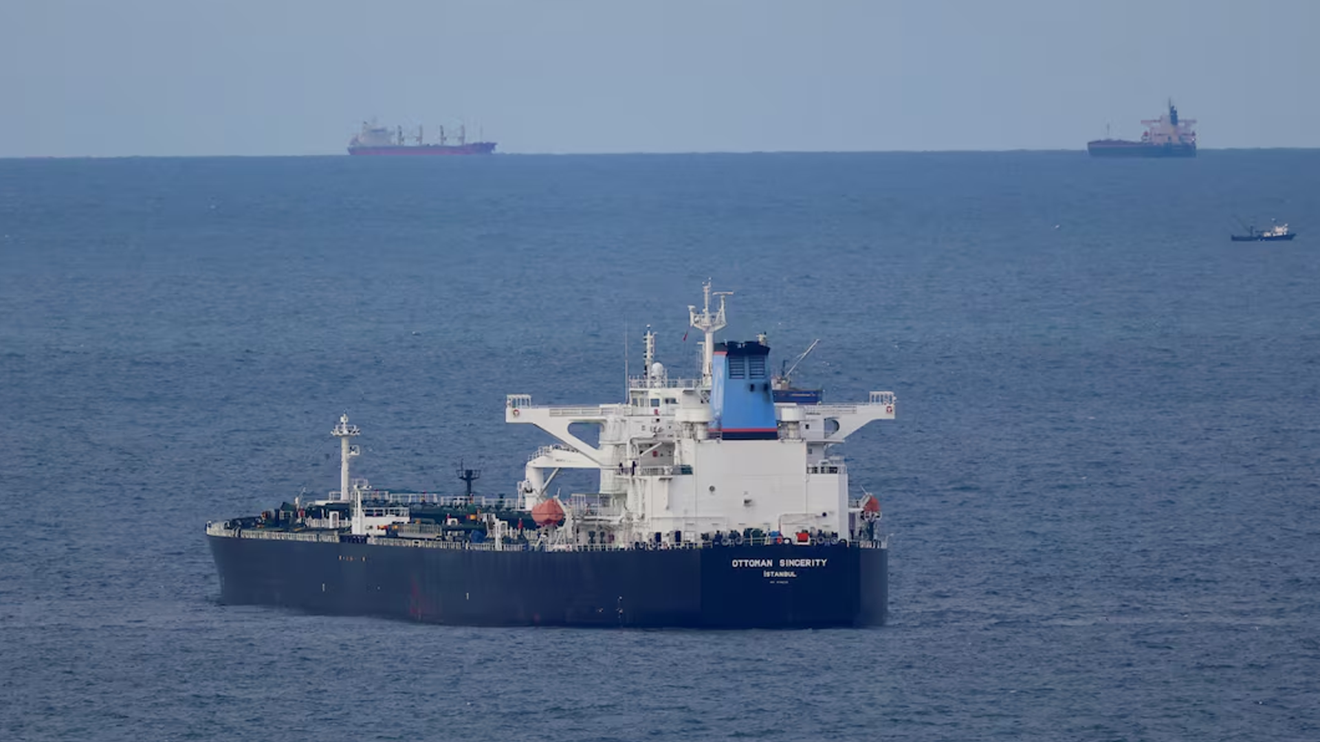 Турция ограничила проход коммерческих судов в Черное море