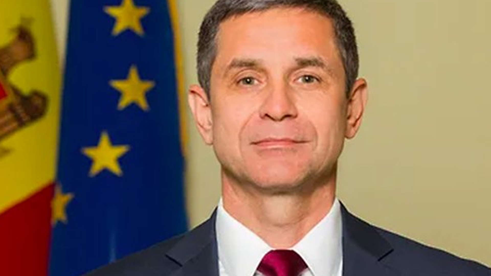 Глава МО Молдавии демонстративно не стал отвечать на вопрос на русском языке