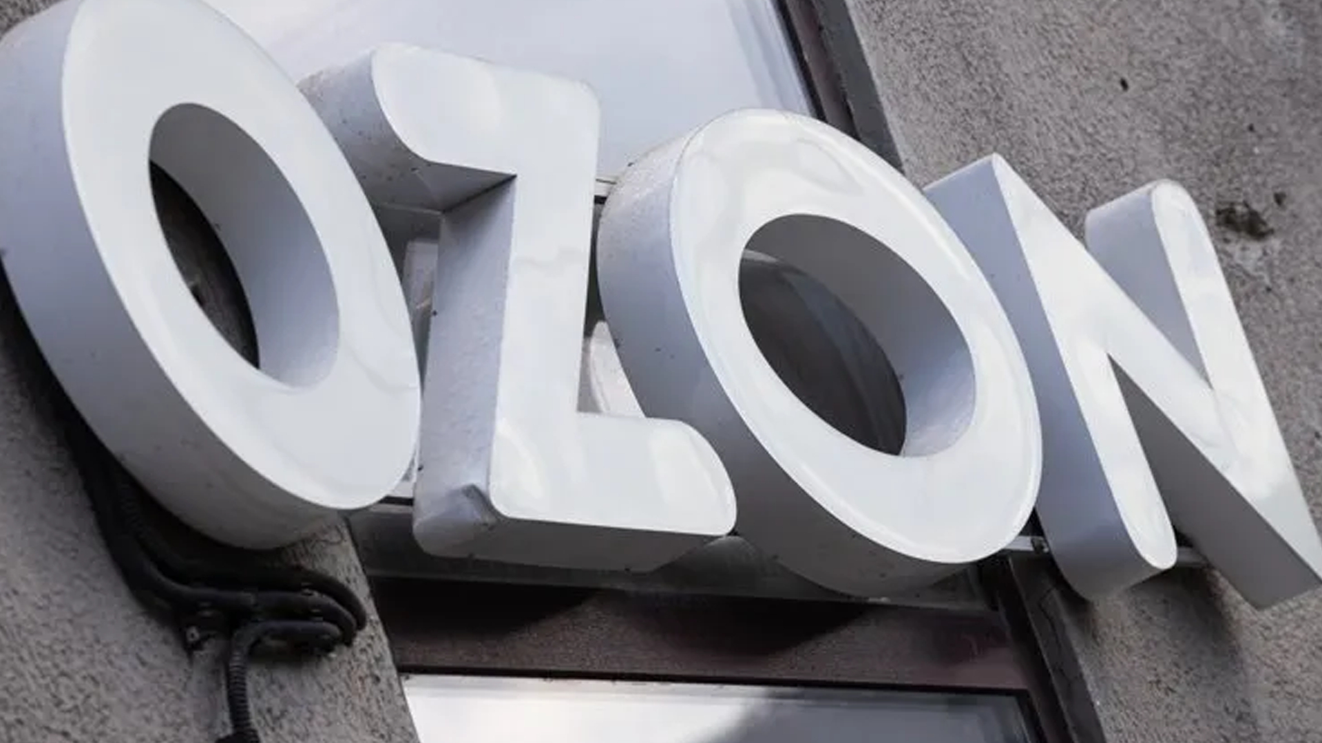 Дроны ВСУ атаковали логистический комплекс Ozon в Оренбурге