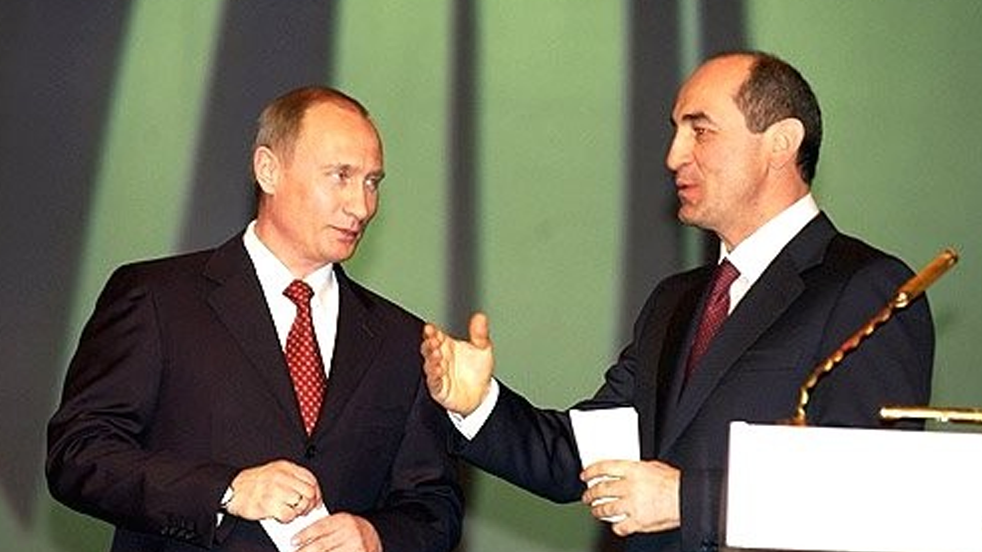 Президент РФ поздравил экс-главу Армении Кочаряна с днем рождения