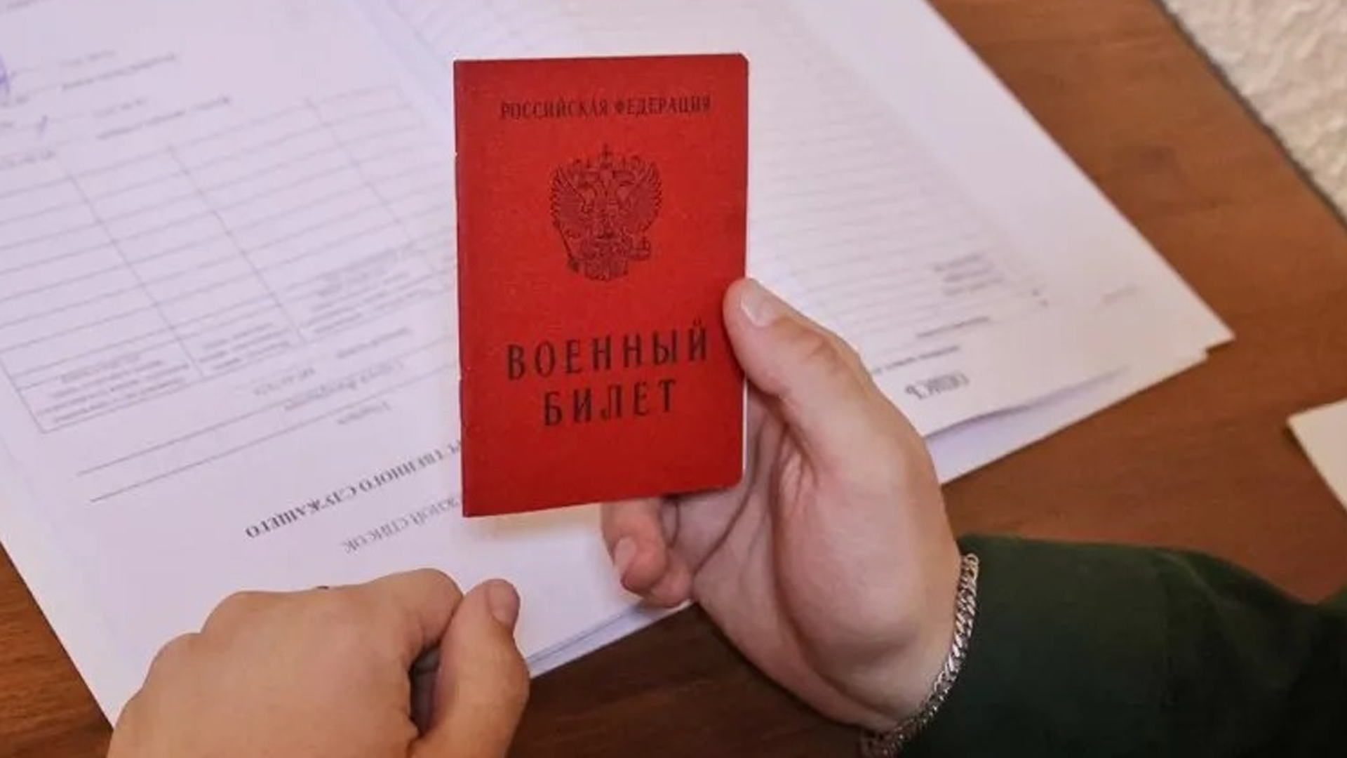 Руководство ХМАО продлило рекордную выплату участникам СВО