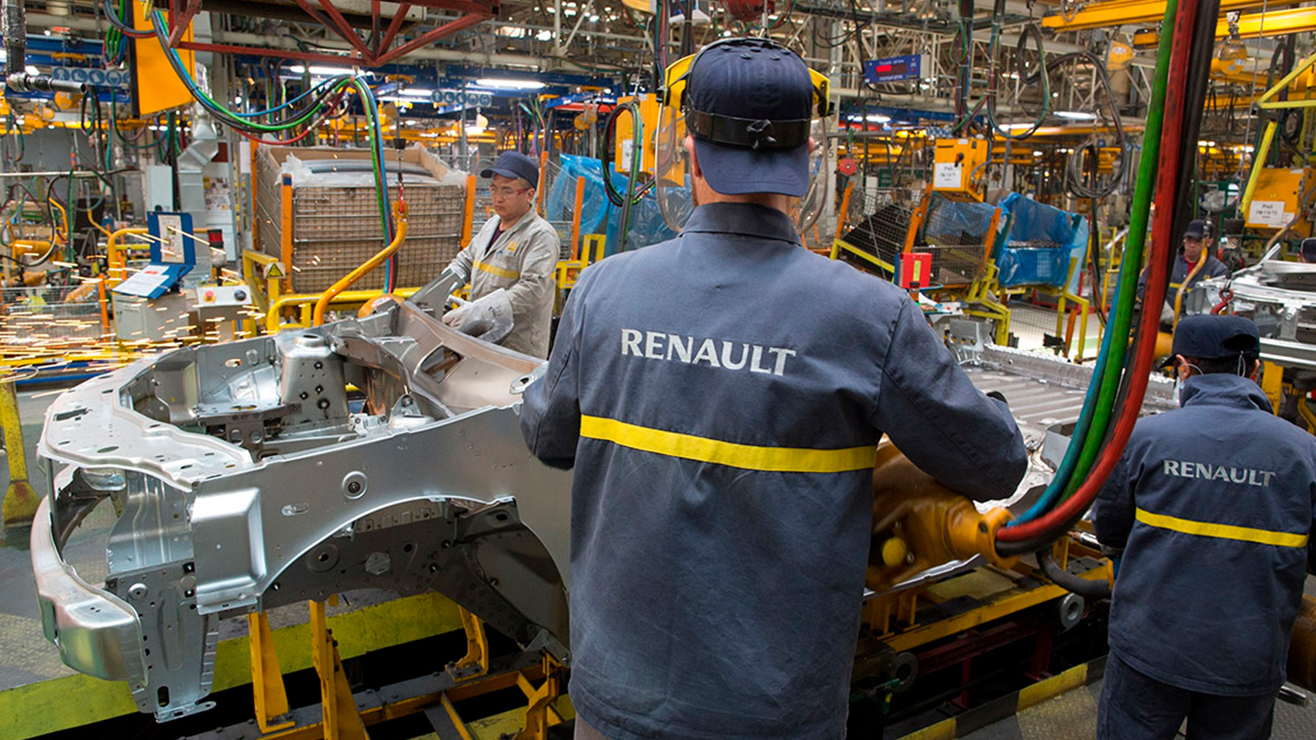 Сотрудники Renault отказались производить оружие вместо автомобилей