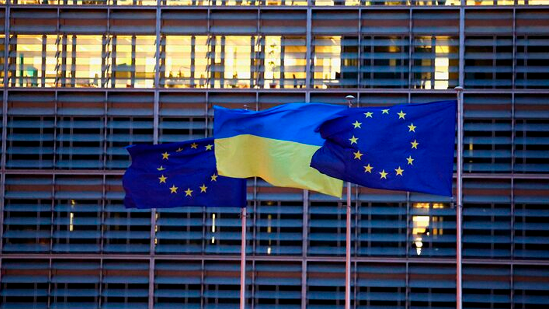 Песков: РФ уведомила иностранные посольства в Киеве об опасности в связи с проведением СВО