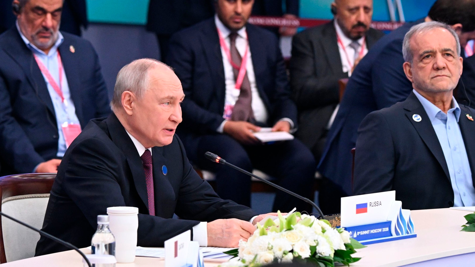 Путин предупредил о цене попыток выдавить Россию с газового рынка