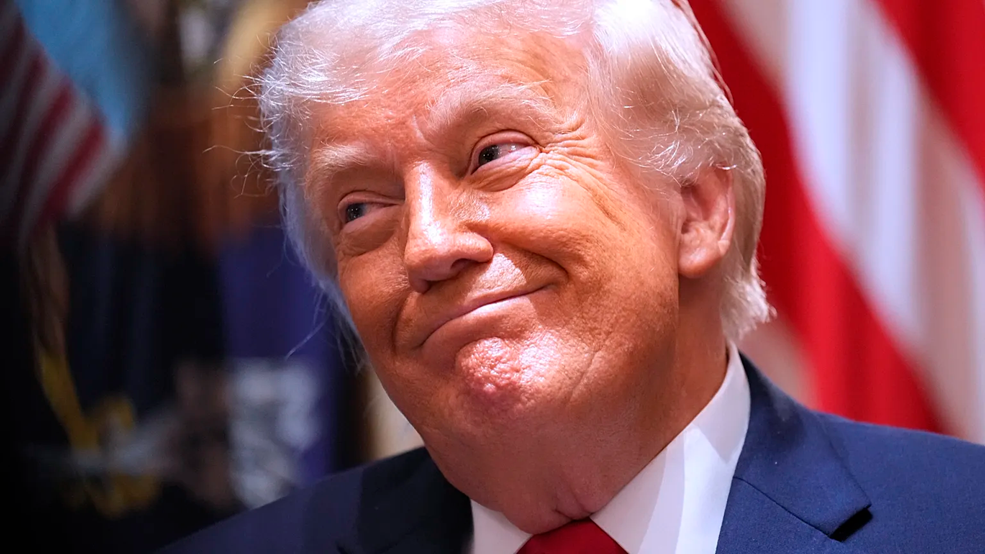Трамп пригрозил Москве и Киеву пошлинами в 200%