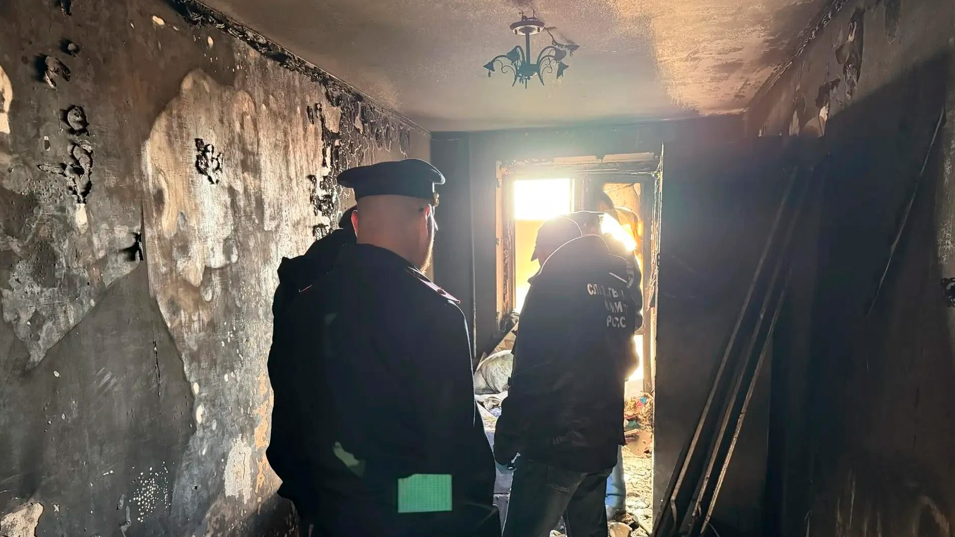 Четверо детей и женщина погибли в пожаре в Комсомольске-на-Амуре